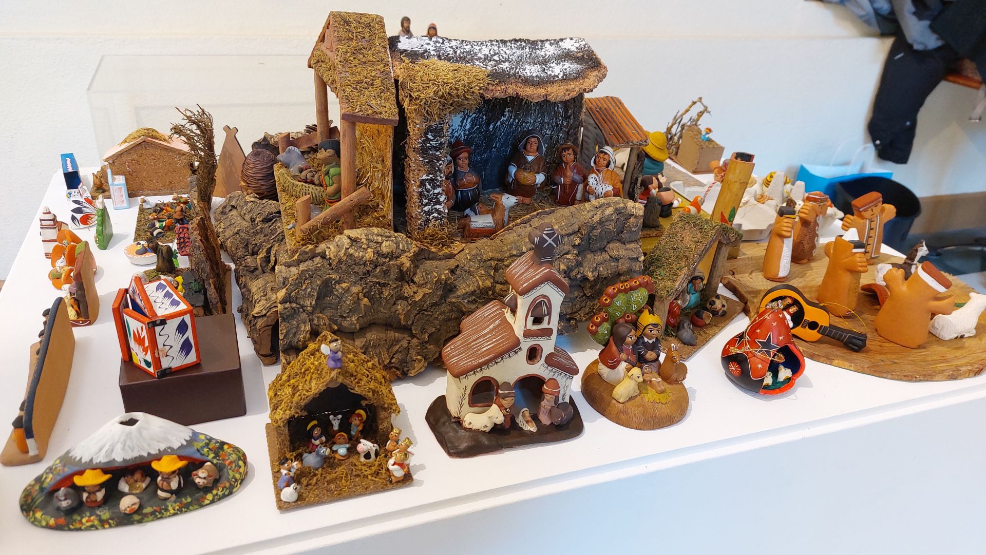 Cientos de belenes en miniatura