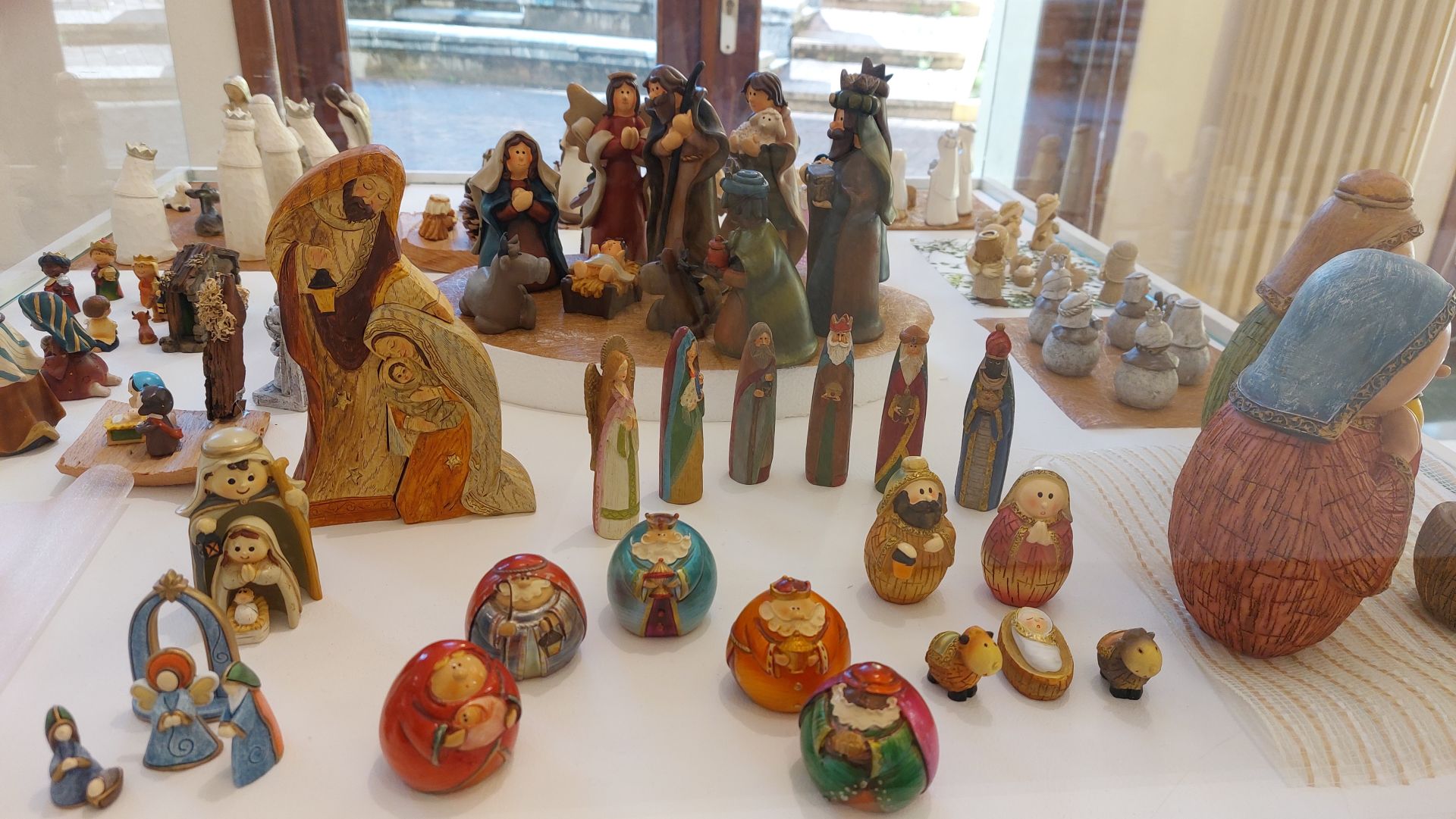 Cientos de belenes en miniatura