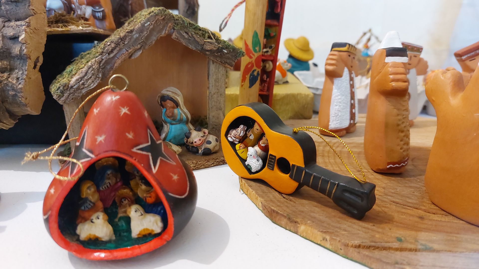 Cientos de belenes en miniatura