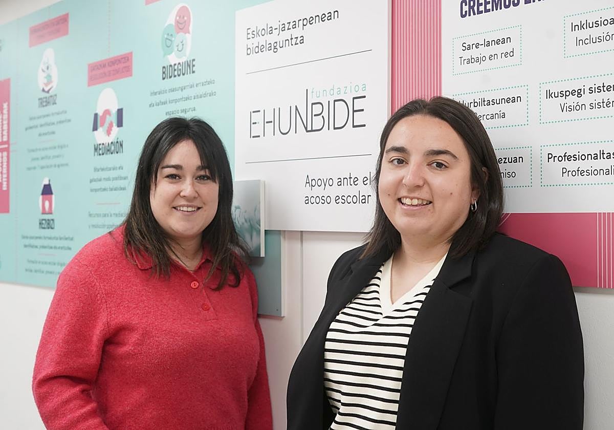 Zulaima García (psicóloga) y Joana Méndez (trabajadora social), fundadoras de Ehunbide.