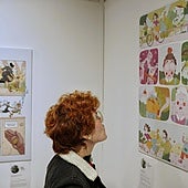 La ilustradora Ione Larrañaga en el Museo de Arte e Historia de Durango.