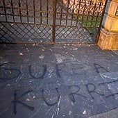 La ola de ataques y amenazas alcanza la Casa de Juntas de Gernika y eleva la presión sobre Bildu