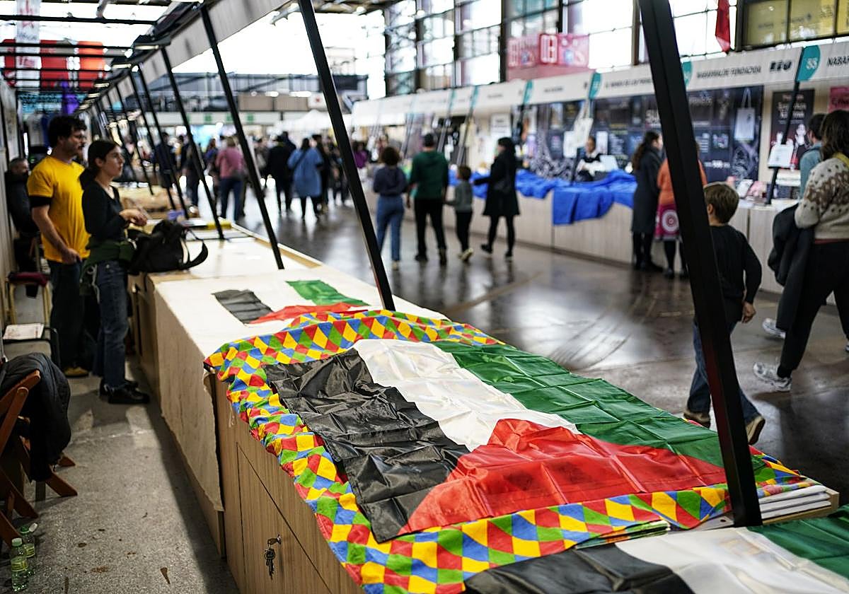 El parón en la Azoka de Durango, en imágenes