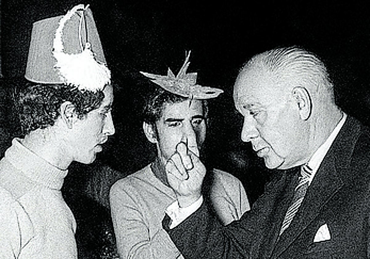 Salegui en un cóctel para empleados en 1971.