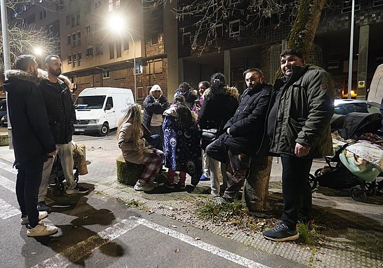 Muchas personas salieron a la calle tras el terremoto.