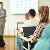 Los equipos constan de cámaras, micrófonos, tabletas, pantallas digitales y ordenadores.