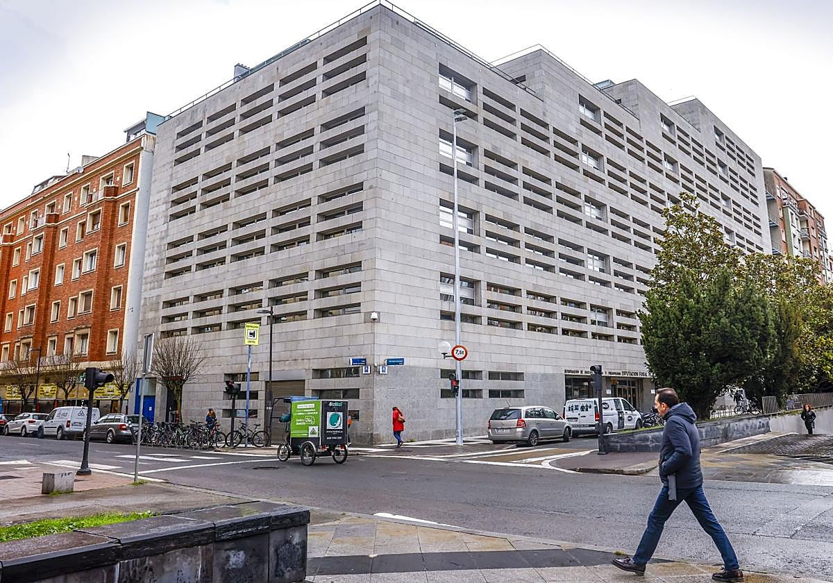 Sede central del Departamento foral de Hacienda.