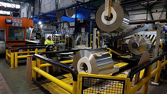 ArcelorMittal propone prorrogar tres años el ERTE que afecta a la planta de Etxebarri