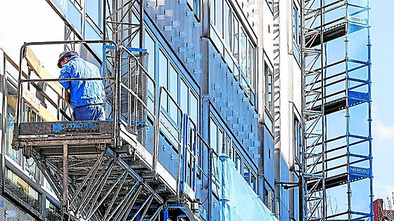 Vitoria financia la reforma de 3.600 pisos pero aún tiene un millón de euros sin gastar