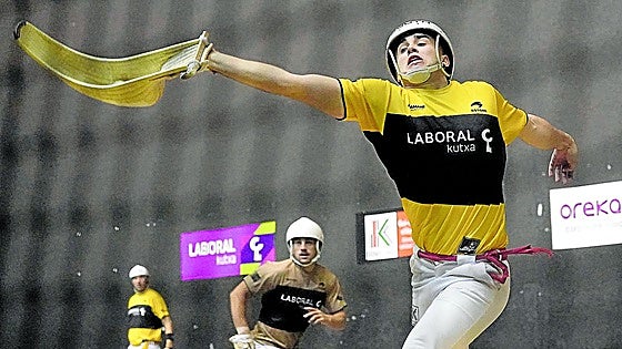 Urrutia y Del Río dan la campanada y añaden picante al Winter Series de cesta punta de Gernika