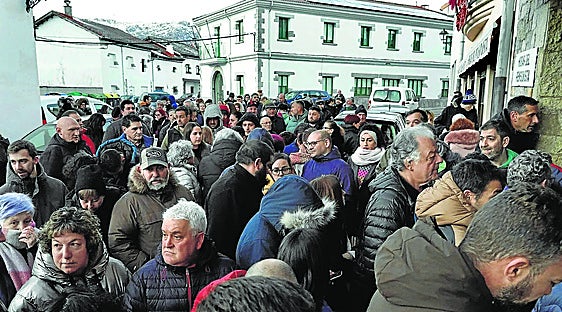 Pacto en el pueblo de León donde cayó el Gordo y se armó el lío por vender más papeletas de las debidas