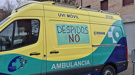 35 trabajadores de Ambulancias Gipuzkoa denuncian su despido con la publificación