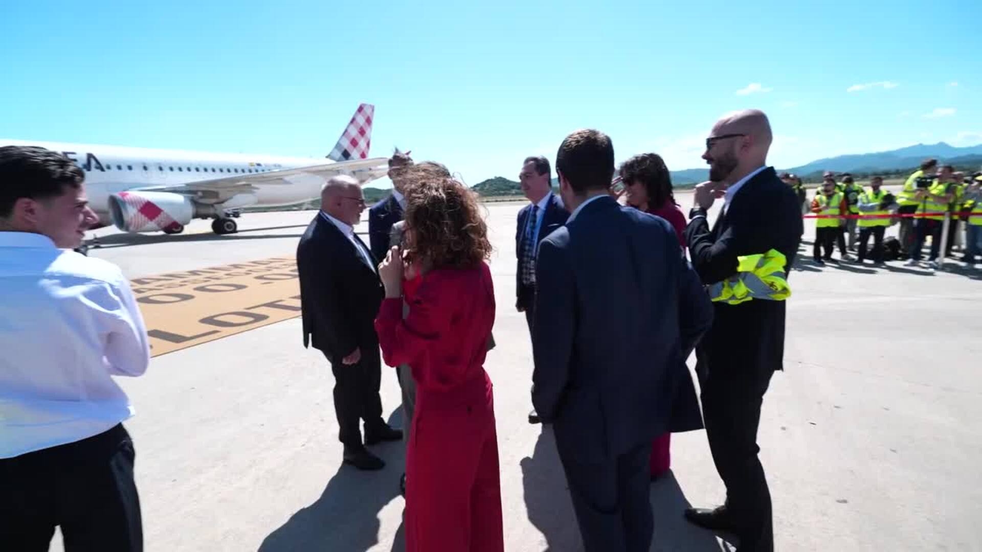 El pasajero 75 millones de Volotea es recibido en Cerdeña con un récord Guinness