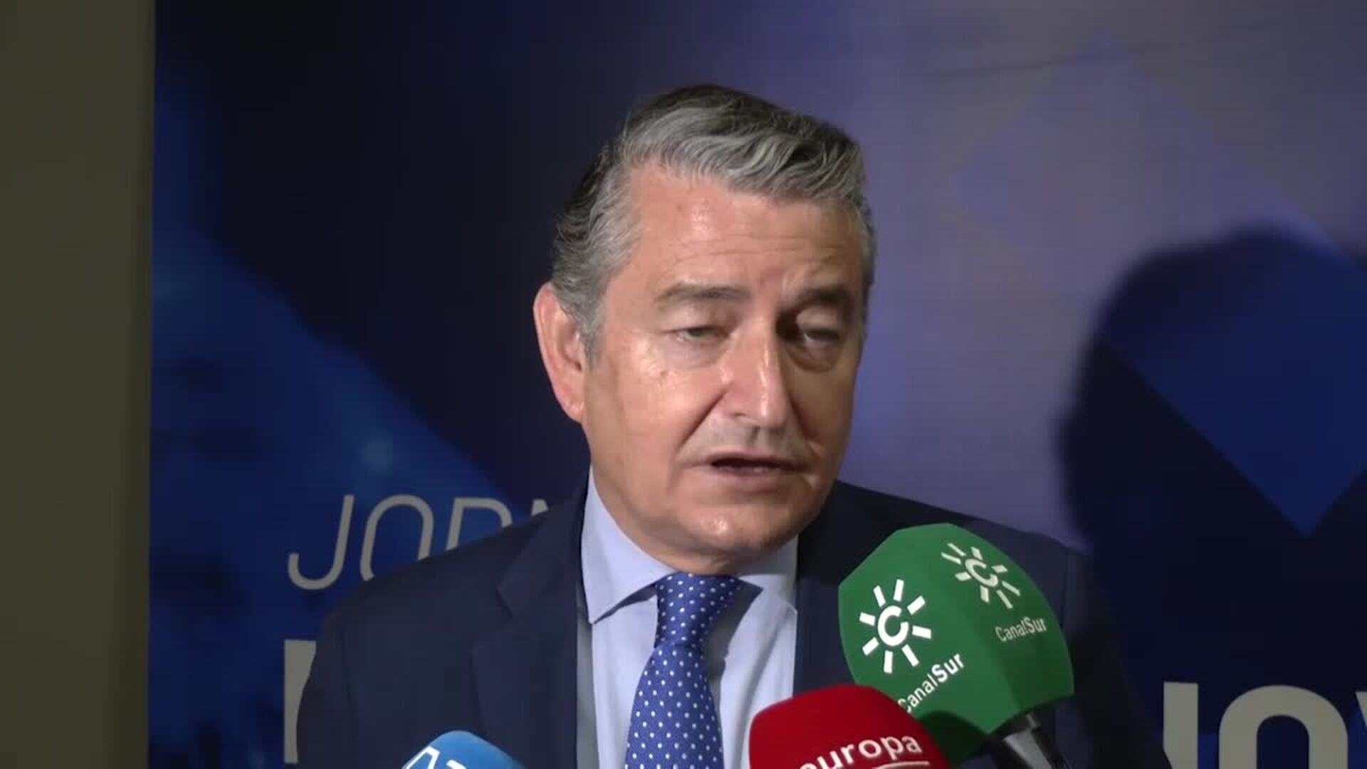 Estabilizado el incendio de Burguillos y Castilblanco tras afectar a pasto y matorral