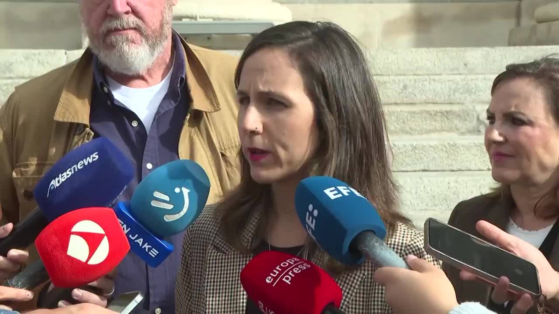 Podemos critica que el problema en vivienda es que el Gobierno "toma por idiota a la gente"