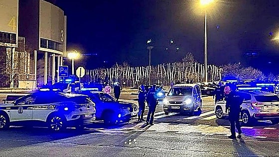 La Ertzaintza identifica 25 vehículos en La Arboleda por una carrera ilegal