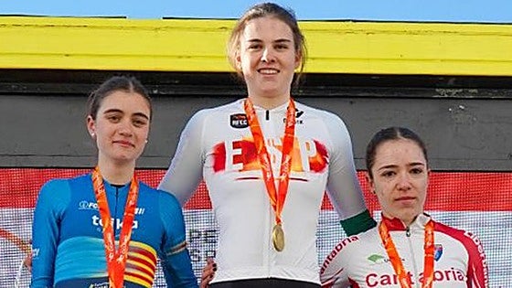 Mirari Gotxi, la ciclista que esculpe su futuro en el barro