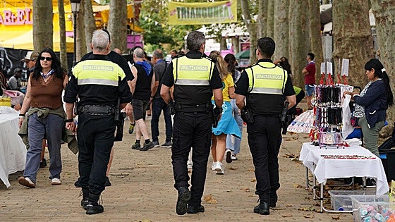 La Policía de Bilbao detiene a un hombre de 63 años por tráfico de drogas e investiga a otro de 71