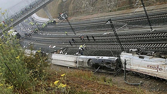 Descarrilamientos y choques frontales, los accidentes mortales de tren: de Torre del Bierzo a Angrois y Urduliz