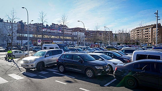 La seguridad, limpieza y falta de aparcamientos centran las preocupaciones vecinales en Vitoria