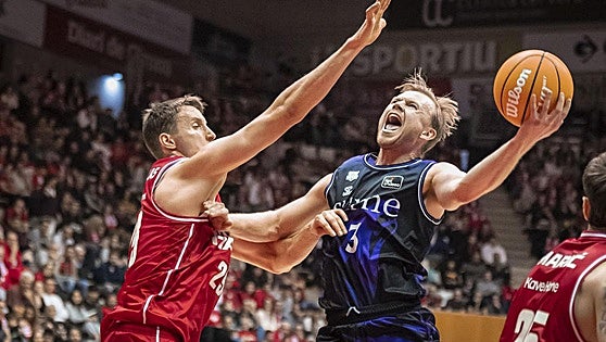 Harald Frey, base del Surne: «Uno de los objetivos es el play-off»