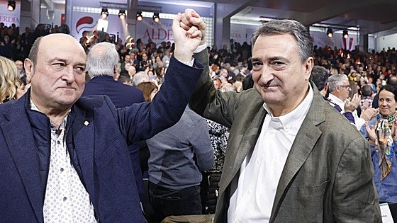 Un año del pacto que evitó una guerra en el PNV