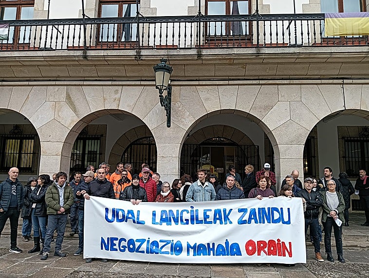 Trabajadores del Ayuntamiento de Gernika denuncian un «grave deterioro» de sus condiciones