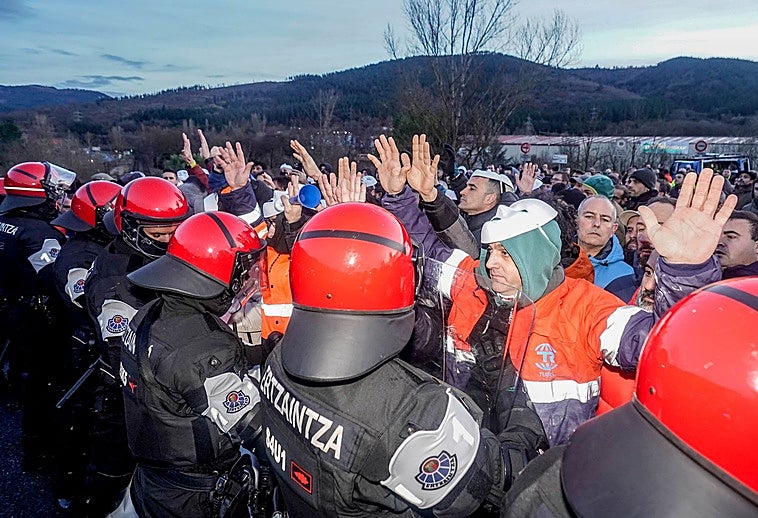 Tubos Reunidos plantea 301 despidos y plantea parar la acería de Amurrio