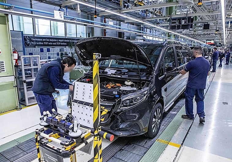 Un fallo informático en Alemania paraliza la producción de Mercedes Vitoria