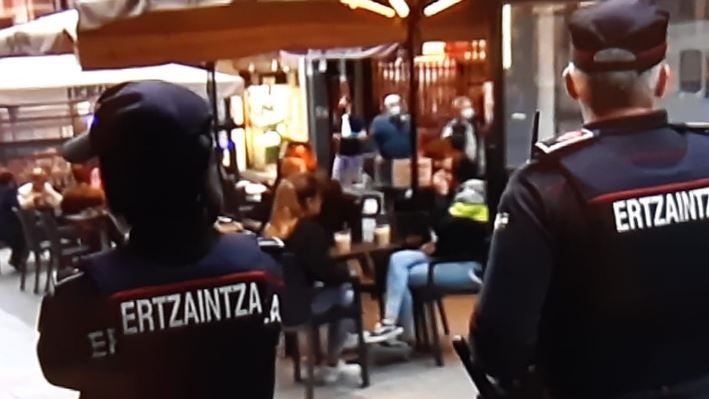 Dos detenidos en Bilbao por robar 300 euros de un bar | El Correo