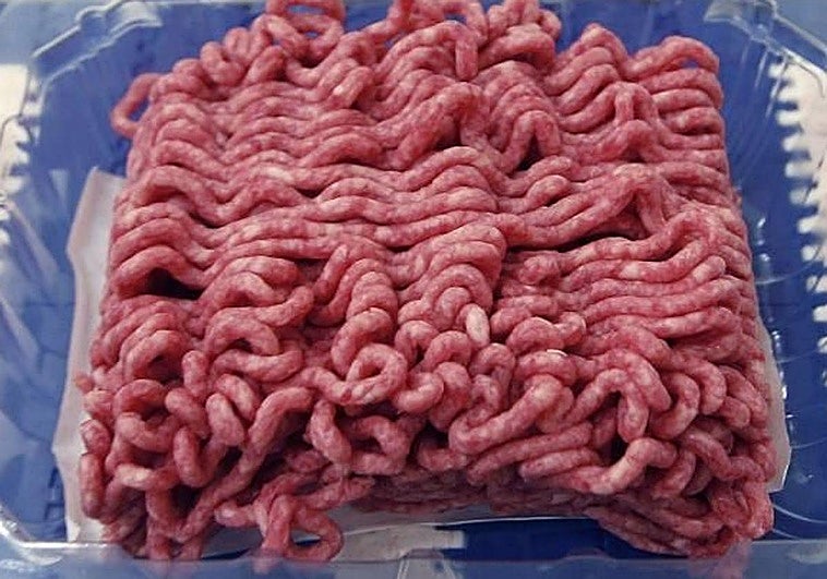 Alerta alimentaria por posibles restos de plástico en carne picada envasada procedente de España