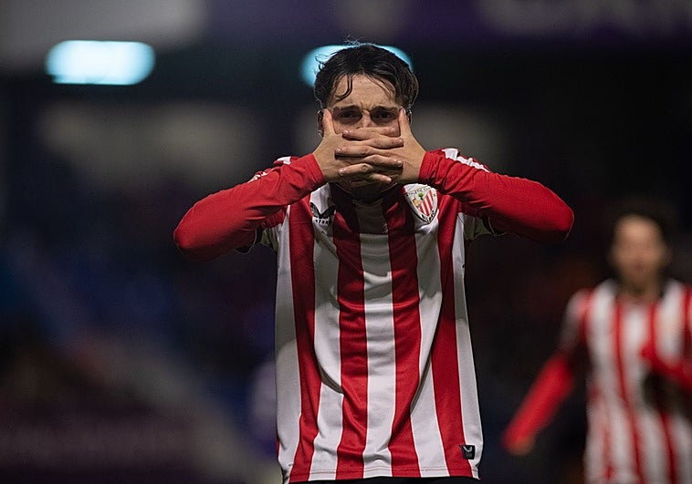 El Athletic renueva a Ibai Sanz, 'pichichi' del filial, hasta 2029