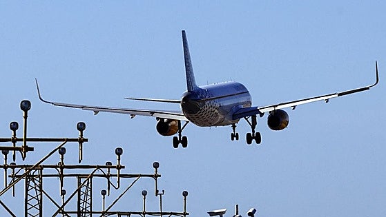 Un avión de pasajeros, 'cazado' en el norte de España a casi 1.200 km/hora