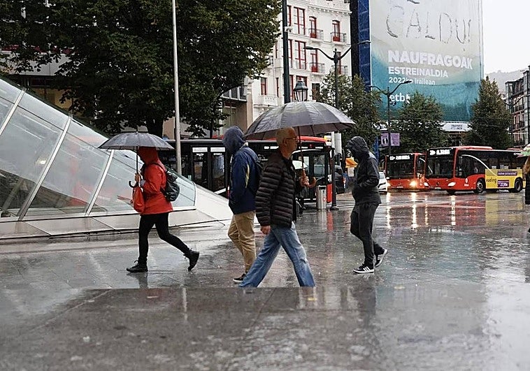 Aviso amarillo por lluvias intensas, tormentas y nieve para este viernes y sábado en Bizkaia