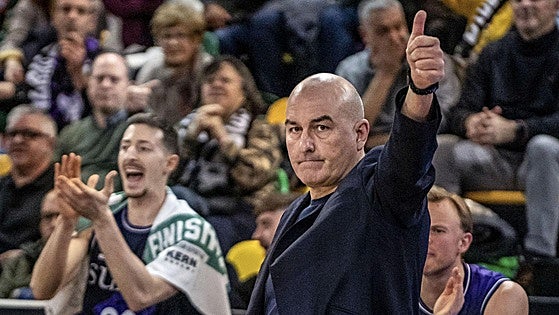 «Mis hijos juegan al basket y los tres son entrenadores»