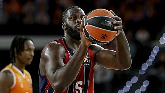 El Baskonia mantiene a Omoruyi dos meses más y espera los resultados médicos de Diop