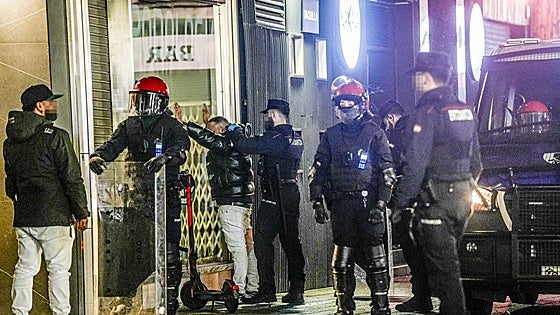 Seguridad sólo consigue cobrar un 15% de las multas por portar armas blancas