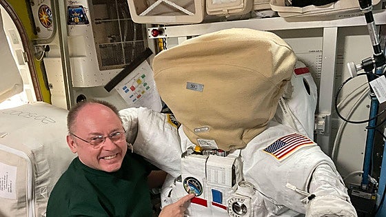 Mike Fincke es el astronauta enfermo que causó la primera evacuación médica en el espacio