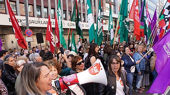 Los sindicatos de la huelga de comedores: «No está permitido que los niños lleven bocadillos al colegio»