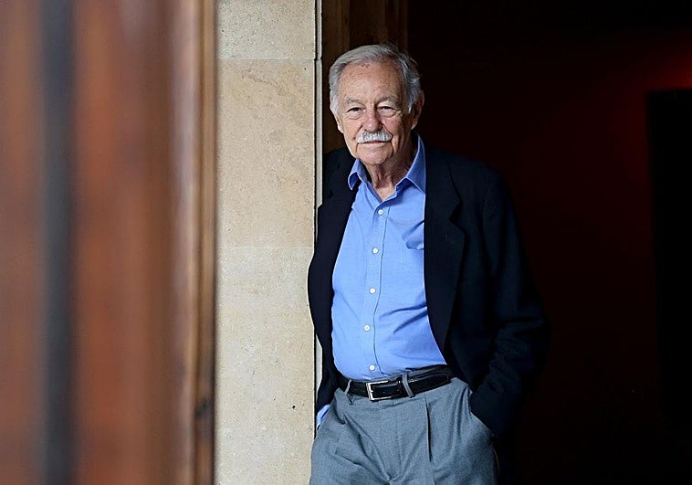 Eduardo Mendoza y un 'noir' satírico