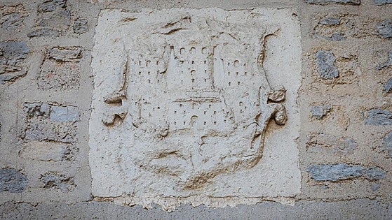 Piden medidas para conservar el escudo de piedra más antiguo de Vitoria