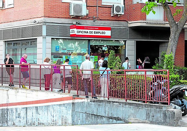 SEPE уточнил пенсионные взносы по субсидии 52+ в 2026 году