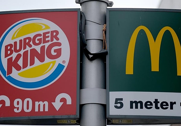 Zergatik biltzen dira supermerkatuak elkarren ondoan?