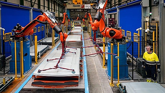Los proveedores de Mercedes Vitoria encaran el nuevo modelo con más de 200 millones y 500 empleos