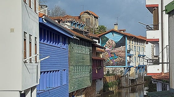EH Bildu acusa a la sociedad foral Azpiegiturak de frenar la promoción de 16 VPO en Ea