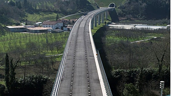 La 'Y vasca' avanza con un nuevo contrato para el montaje de las vías en el tramo vizcaíno