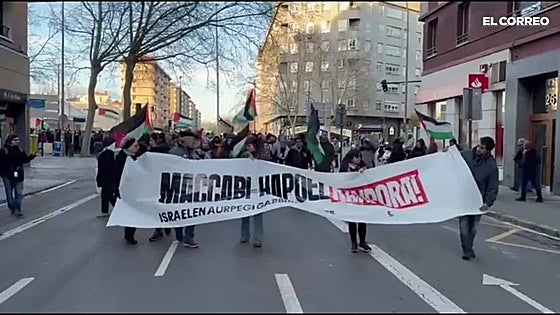 Cientos de personas se manifiestan contra la presencia de equipos israelíes en Vitoria