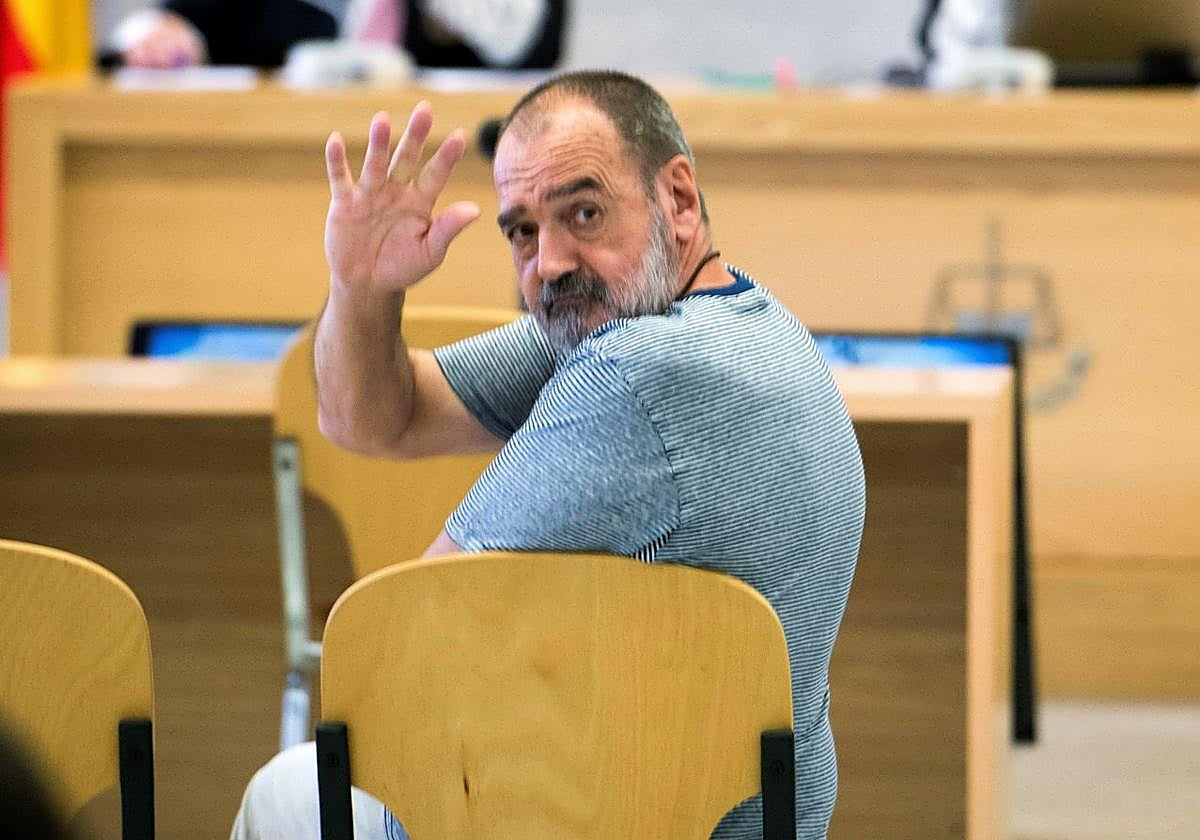 El etarra condenado por matar a la primera mujer policía sale de la cárcel  | El Correo