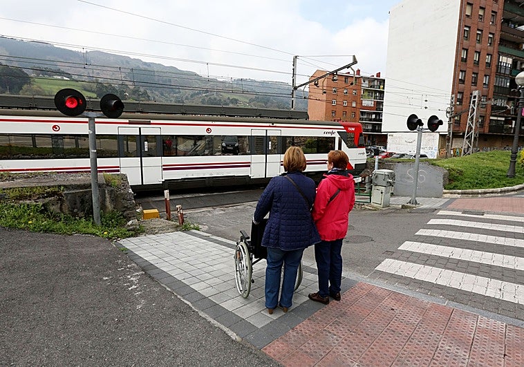Fallece una persona tras ser arrollada por un tren en Trapagaran