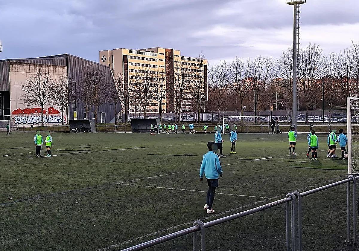 Lakua Files Criminal & Social Media Usurpation Complaint Against Ex-President Akbache